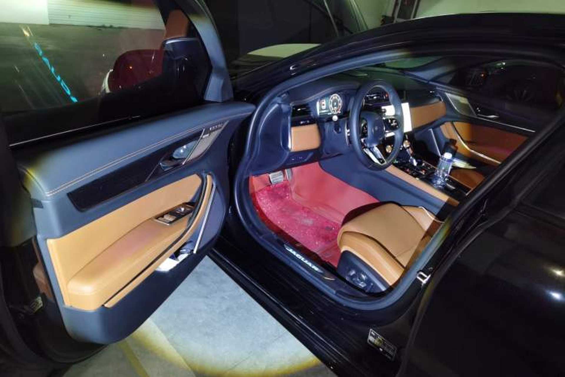 Used Jaguar XFL 2025 Model—2.0T P300, Four-Wheel Drive, 90th Anniversary Collector’s Edition Driver Seat