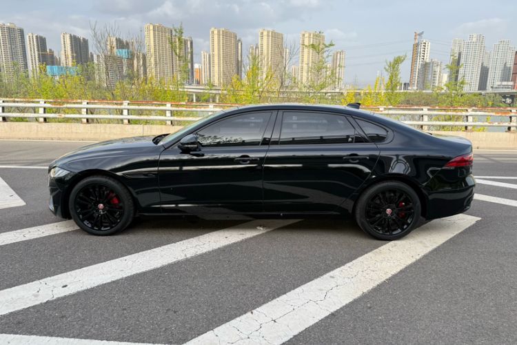 Used Jaguar XFL 2025 Model—2.0T P250, Two-Wheel Drive, Premium Luxury Edition Exterior 3