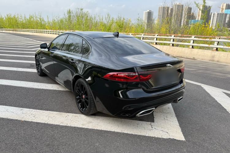 Used Jaguar XFL 2025 Model—2.0T P250, Two-Wheel Drive, Premium Luxury Edition Exterior 4