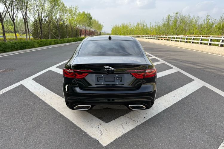 Used Jaguar XFL 2025 Model—2.0T P250, Two-Wheel Drive, Premium Luxury Edition Exterior 5