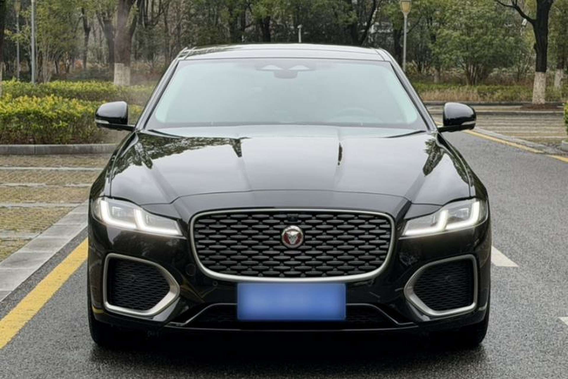 Used Jaguar XFL 2025 Model—2.0T P250, Two-Wheel Drive, Premium Luxury Edition Exterior 6