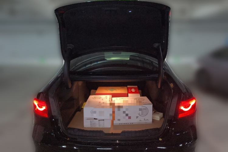 Used Jaguar XFL 2025 Model—2.0T P250, Two-Wheel Drive, Premium Luxury Edition Trunk