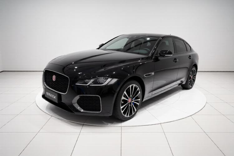 Jaguar XFL 2025 Model—2.0T P250, Two-Wheel Drive, Premium Luxury Edition