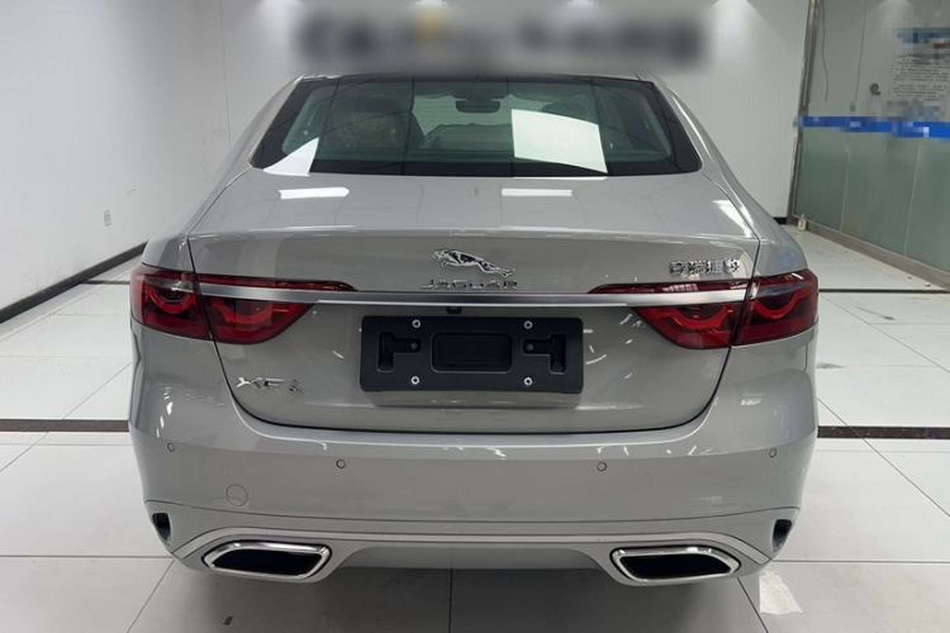 Used Jaguar XFL 2025 Model—2.0T P250, Two-Wheel Drive, Premium Luxury Edition Exterior 4