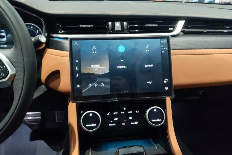 Used Jaguar XFL 2025 Model—2.0T P300, Four-Wheel Drive, 90th Anniversary Collector’s Edition Audio And AC Panel