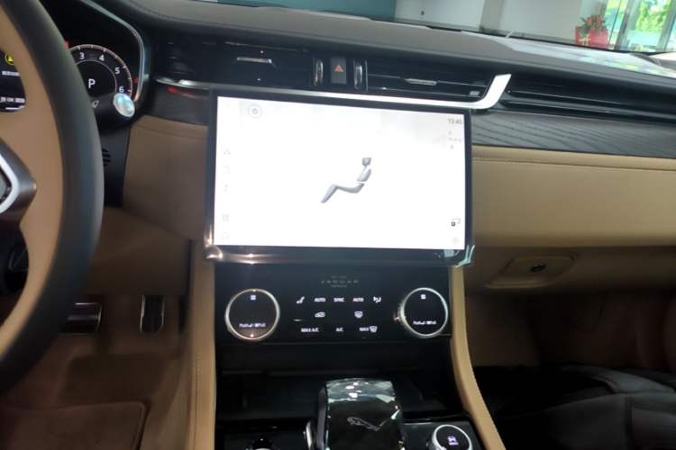 Used Jaguar XFL 2025 Model—2.0T P250, Two-Wheel Drive, Premium Luxury Edition Audio And AC Panel