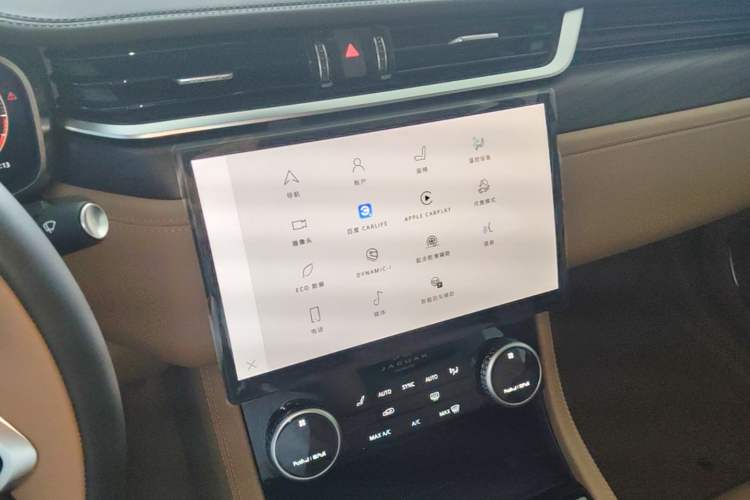 Used Jaguar XFL 2025 Model—2.0T P250, Two-Wheel Drive, Premium Luxury Edition Audio And AC Panel