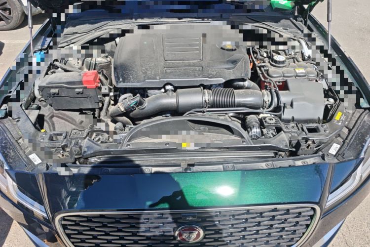 Used Jaguar XFL 2025 Model—2.0T P250, Two-Wheel Drive, Premium Luxury Edition Engine Bay