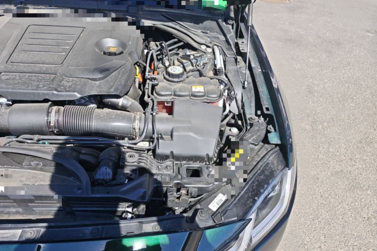 Used Jaguar XFL 2025 Model—2.0T P250, Two-Wheel Drive, Premium Luxury Edition Engine Bay Left
