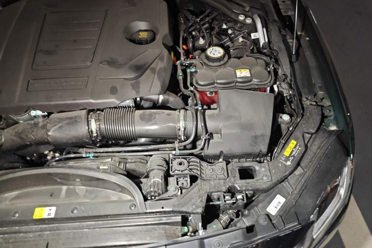 Used Jaguar XFL 2025 Model—2.0T P250, Two-Wheel Drive, Premium Luxury Edition Engine Bay Left