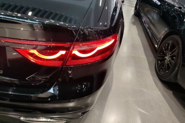 Used Jaguar XFL 2025 Model—2.0T P300, Four-Wheel Drive, 90th Anniversary Collector’s Edition Exterior 6