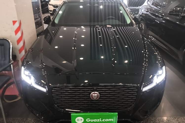 Used Jaguar XFL 2025 Model—2.0T P250, Two-Wheel Drive, Premium Luxury Edition Front