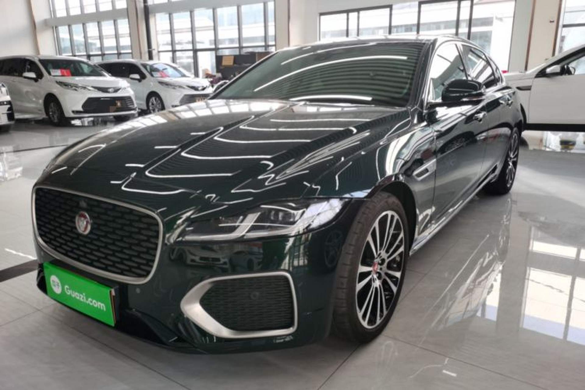 Used Jaguar XFL 2025 Model—2.0T P250, Two-Wheel Drive, Premium Luxury Edition Front Left 45 Deg