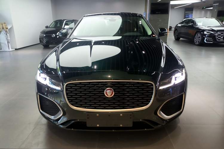 Used Jaguar XFL 2025 Model—2.0T P250, Two-Wheel Drive, Premium Luxury Edition Front