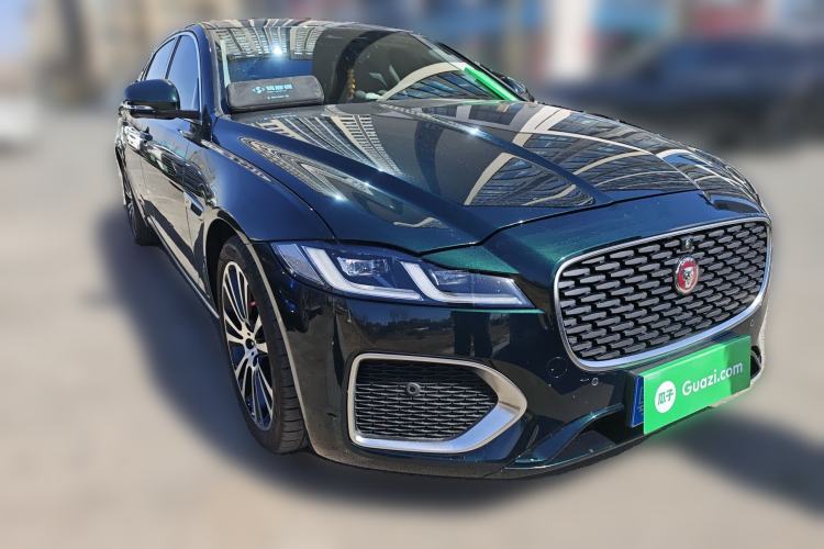 Used Jaguar XFL 2025 Model—2.0T P250, Two-Wheel Drive, Premium Luxury Edition Front Right 45 Deg
