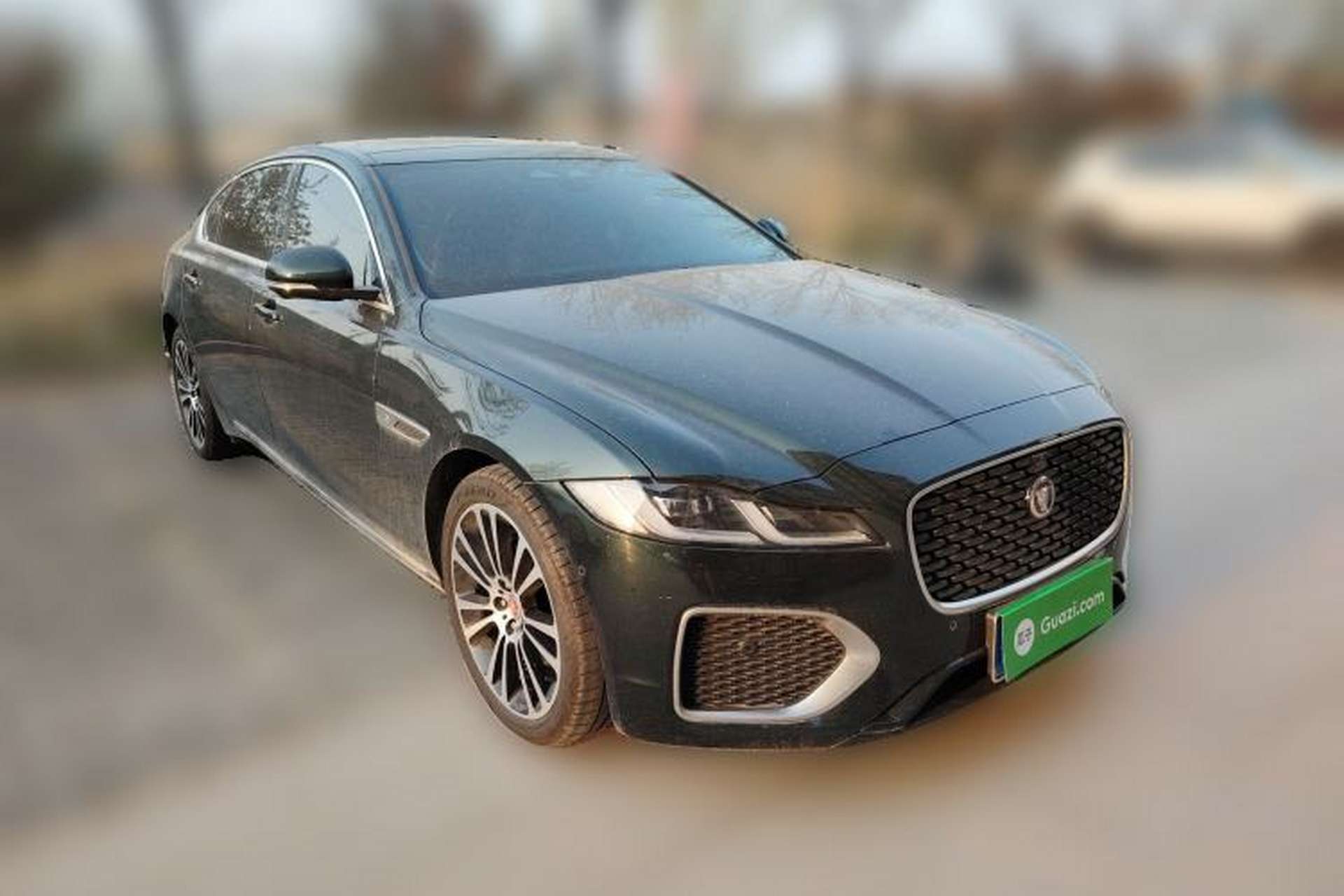 Used Jaguar XFL 2025 Model—2.0T P250, Two-Wheel Drive, Premium Luxury Edition Front Right 45 Deg
