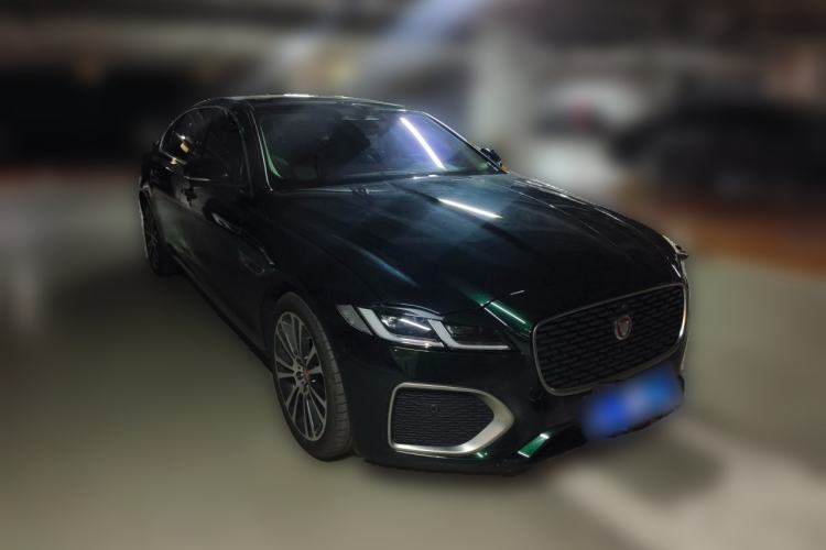Used Jaguar XFL 2025 Model—2.0T P250, Two-Wheel Drive, Premium Luxury Edition Front Right 45 Deg