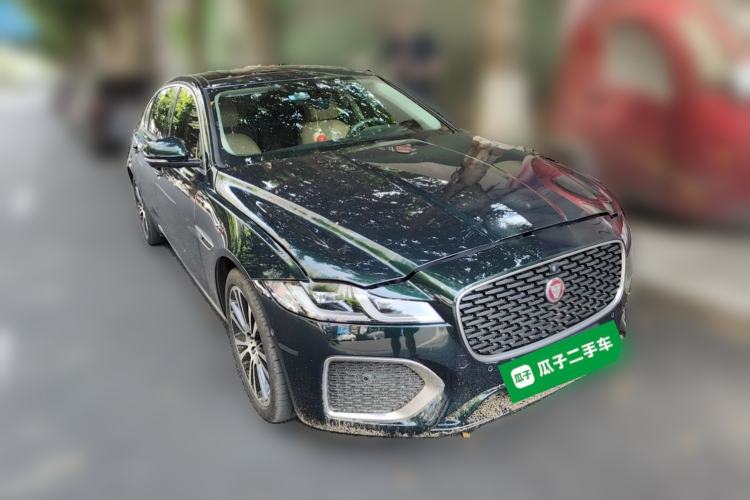 Used Jaguar XFL 2025 Model—2.0T P250, Two-Wheel Drive, Premium Luxury Edition Front Right 45 Deg