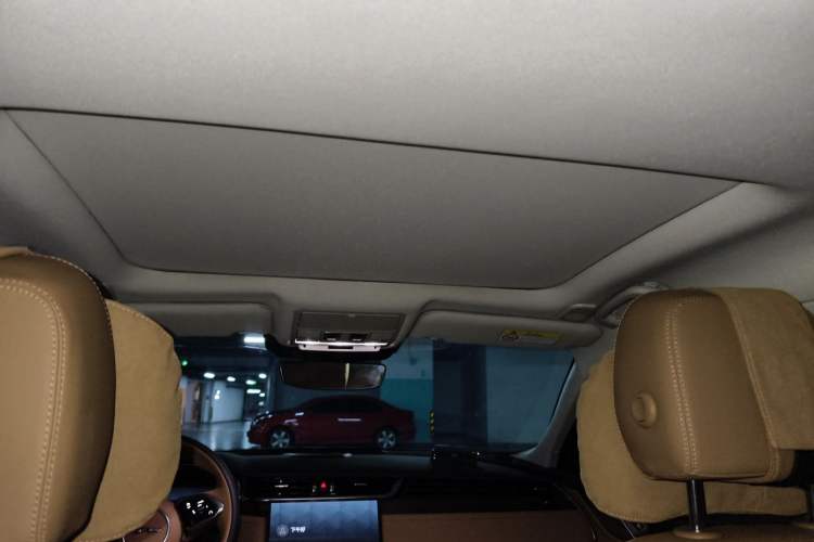 Used Jaguar XFL 2025 Model—2.0T P250, Two-Wheel Drive, Premium Luxury Edition Headliner