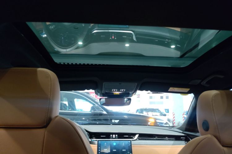 Used Jaguar XFL 2025 Model—2.0T P300, Four-Wheel Drive, 90th Anniversary Collector’s Edition Headliner