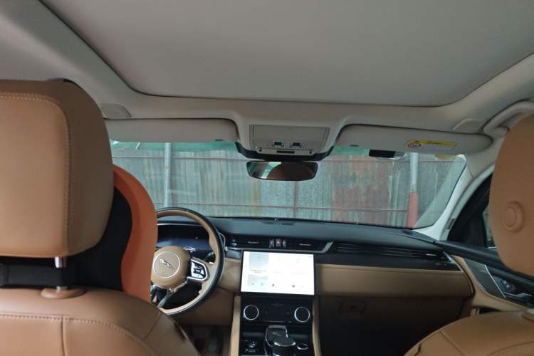 Used Jaguar XFL 2025 Model—2.0T P250, Two-Wheel Drive, Premium Luxury Edition Headliner