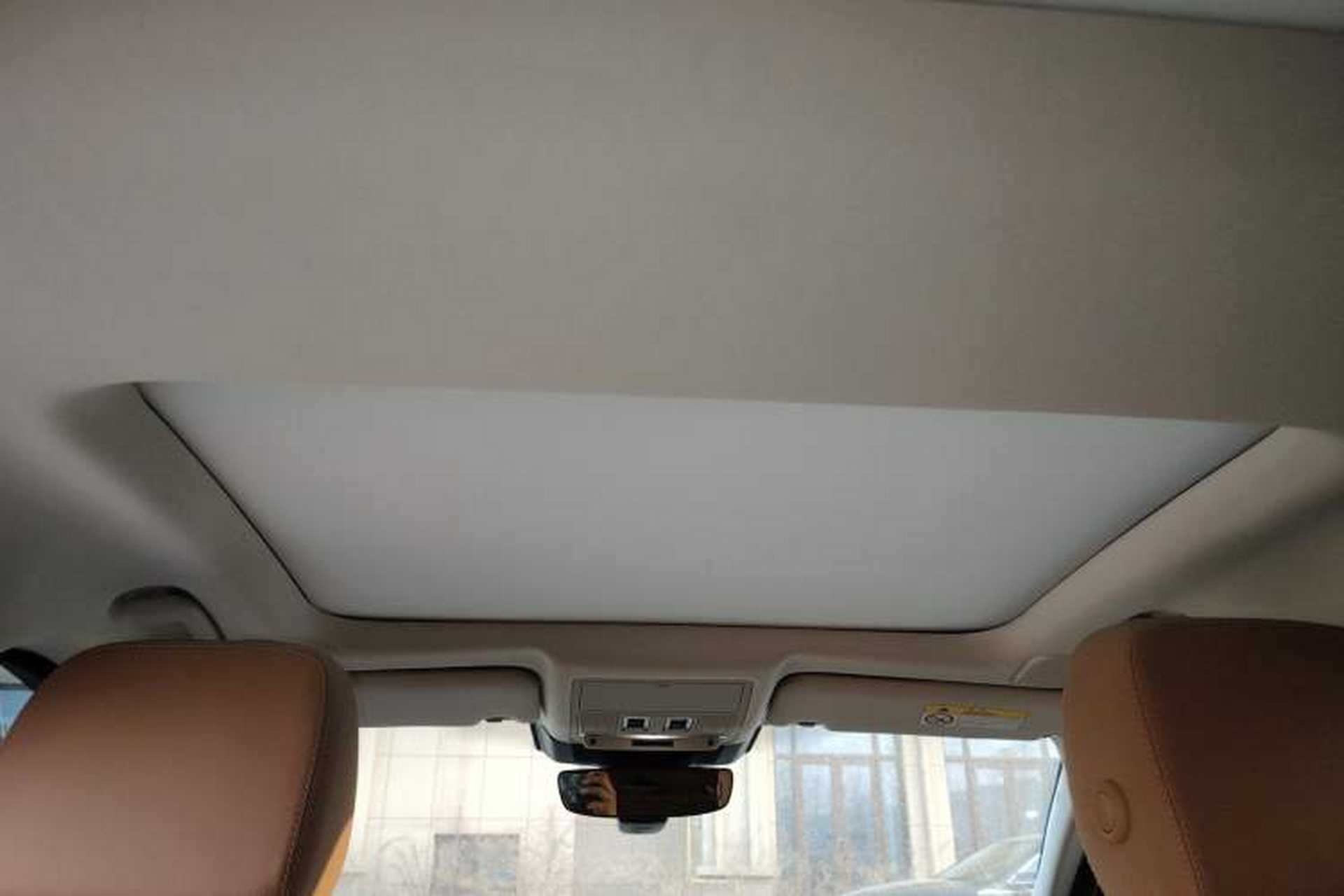 Used Jaguar XFL 2025 Model—2.0T P250, Two-Wheel Drive, Premium Luxury Edition Headliner