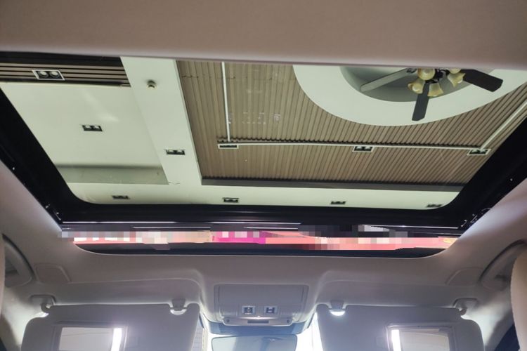 Used Jaguar XFL 2025 Model—2.0T P250, Two-Wheel Drive, Premium Luxury Edition Headliner