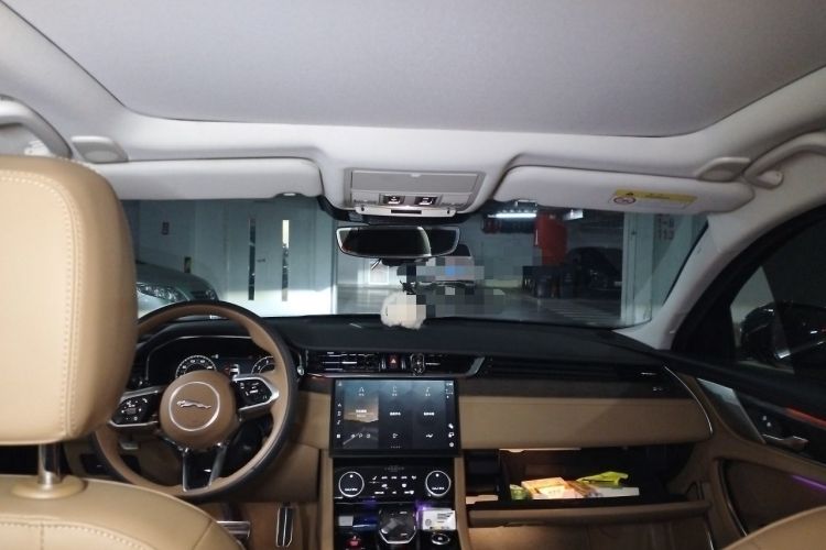 Used Jaguar XFL 2025 Model—2.0T P250, Two-Wheel Drive, Premium Luxury Edition Headliner