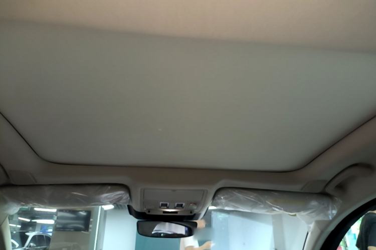 Used Jaguar XFL 2025 Model—2.0T P250, Two-Wheel Drive, Premium Luxury Edition Headliner