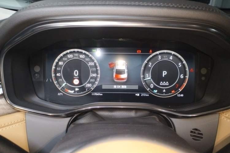 Used Jaguar XFL 2025 Model—2.0T P250, Two-Wheel Drive, Premium Luxury Edition Instrument Cluster