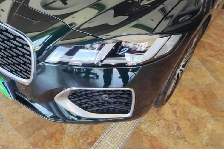 Used Jaguar XFL 2025 Model—2.0T P250, Two-Wheel Drive, Premium Luxury Edition Left Front Headlight