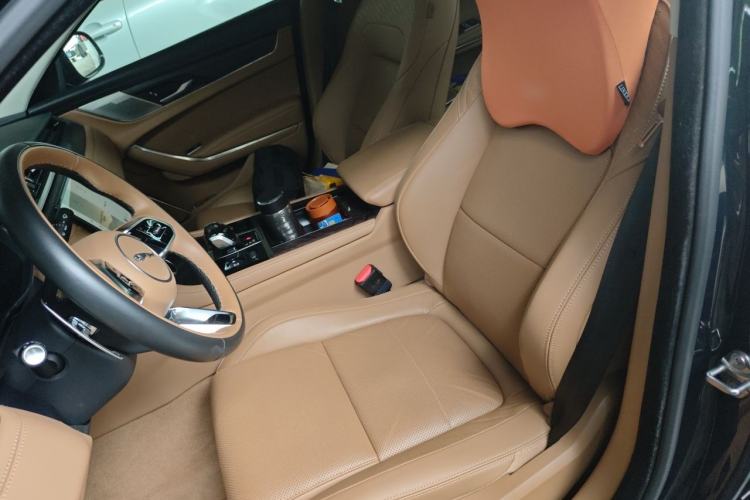 Used Jaguar XFL 2025 Model—2.0T P250, Two-Wheel Drive, Premium Luxury Edition Left Front Seat