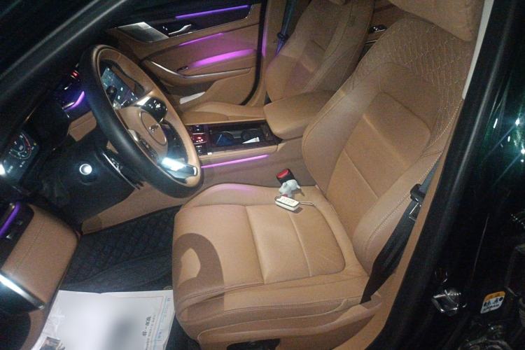 Used Jaguar XFL 2025 Model—2.0T P250, Two-Wheel Drive, Premium Luxury Edition Left Front Seat