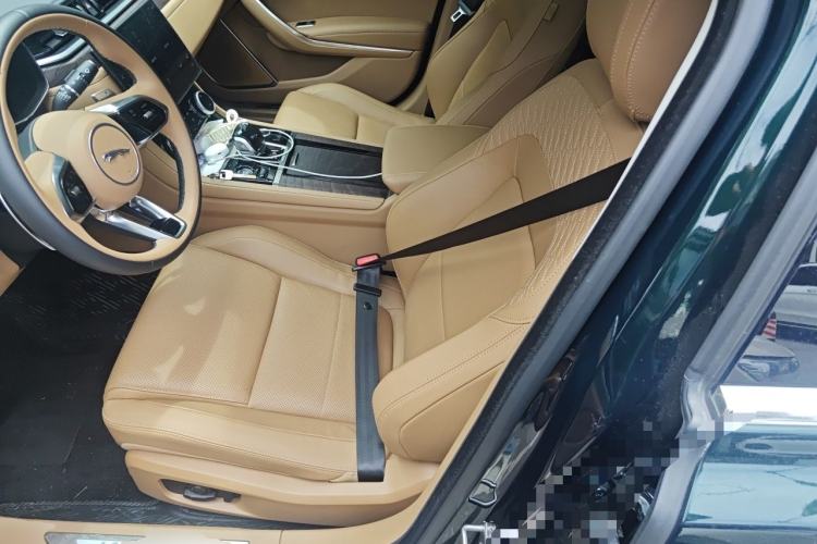 Used Jaguar XFL 2025 Model—2.0T P250, Two-Wheel Drive, Premium Luxury Edition Left Front Seat