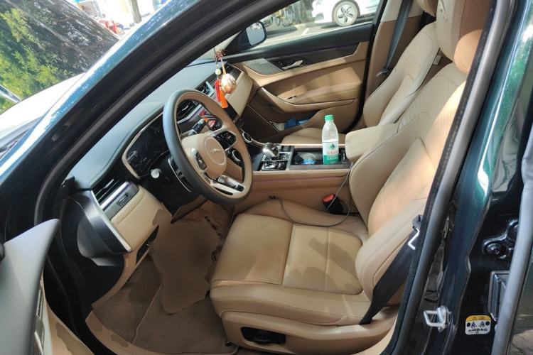 Used Jaguar XFL 2025 Model—2.0T P250, Two-Wheel Drive, Premium Luxury Edition Left Front Seat
