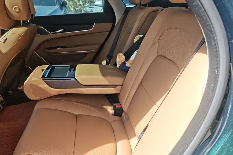 Used Jaguar XFL 2025 Model—2.0T P250, Two-Wheel Drive, Premium Luxury Edition Left Rear Seat