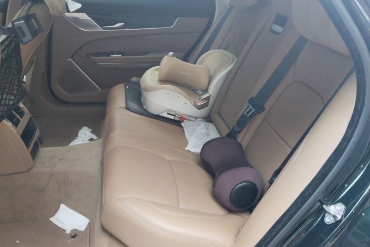 Used Jaguar XFL 2025 Model—2.0T P250, Two-Wheel Drive, Premium Luxury Edition Left Rear Seat