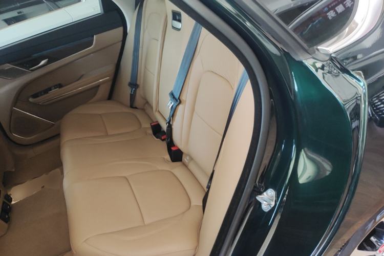 Used Jaguar XFL 2025 Model—2.0T P250, Two-Wheel Drive, Premium Luxury Edition Left Rear Seat