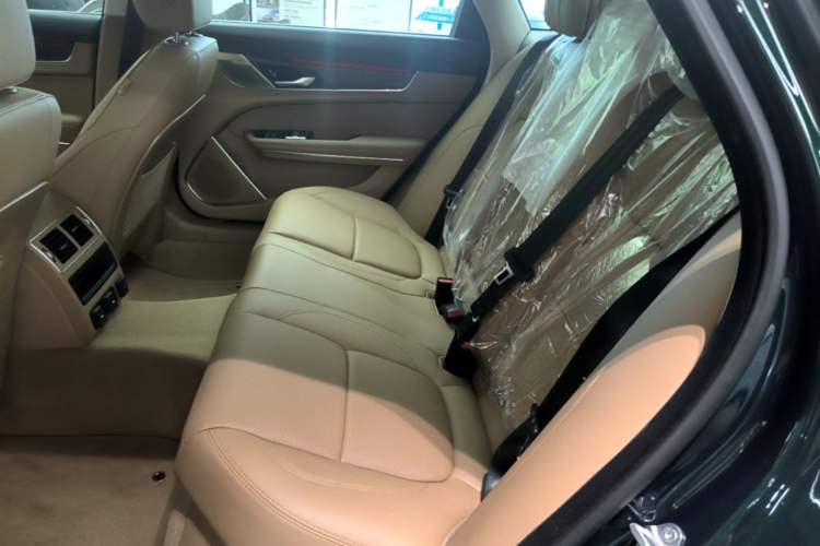Used Jaguar XFL 2025 Model—2.0T P250, Two-Wheel Drive, Premium Luxury Edition Left Rear Seat