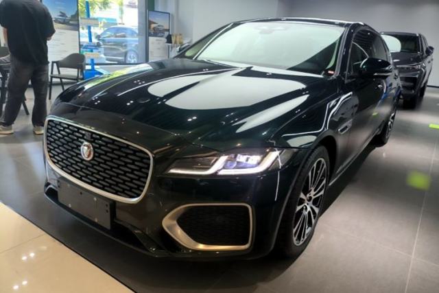 Used Jaguar XFL 2025 Model—2.0T P250, Two-Wheel Drive, Premium Luxury Edition