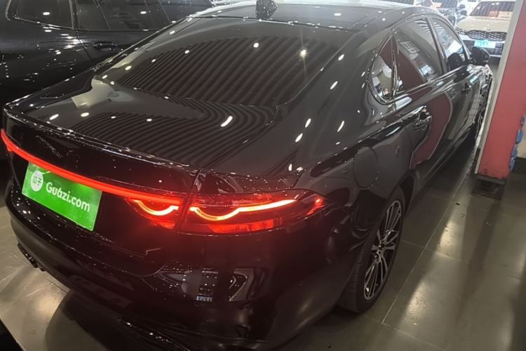 Used Jaguar XFL 2025 Model—2.0T P250, Two-Wheel Drive, Premium Luxury Edition Rear Right 45 Deg