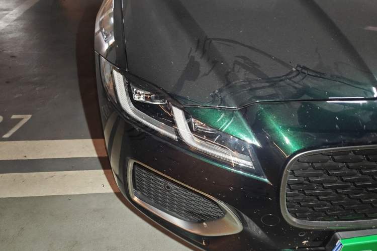 Used Jaguar XFL 2025 Model—2.0T P250, Two-Wheel Drive, Premium Luxury Edition Right Front Headlight
