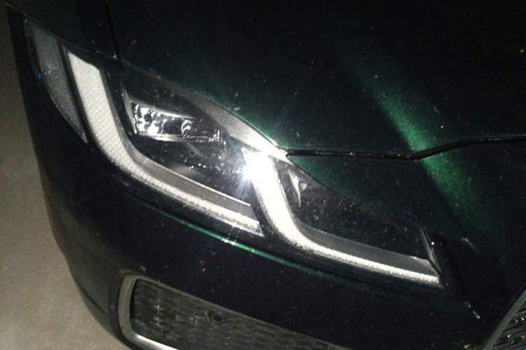 Used Jaguar XFL 2025 Model—2.0T P250, Two-Wheel Drive, Premium Luxury Edition Right Front Headlight