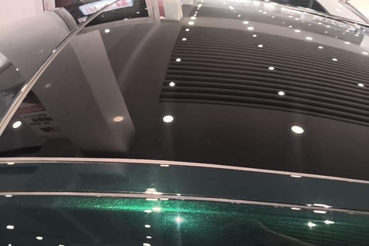 Used Jaguar XFL 2025 Model—2.0T P250, Two-Wheel Drive, Premium Luxury Edition Roof