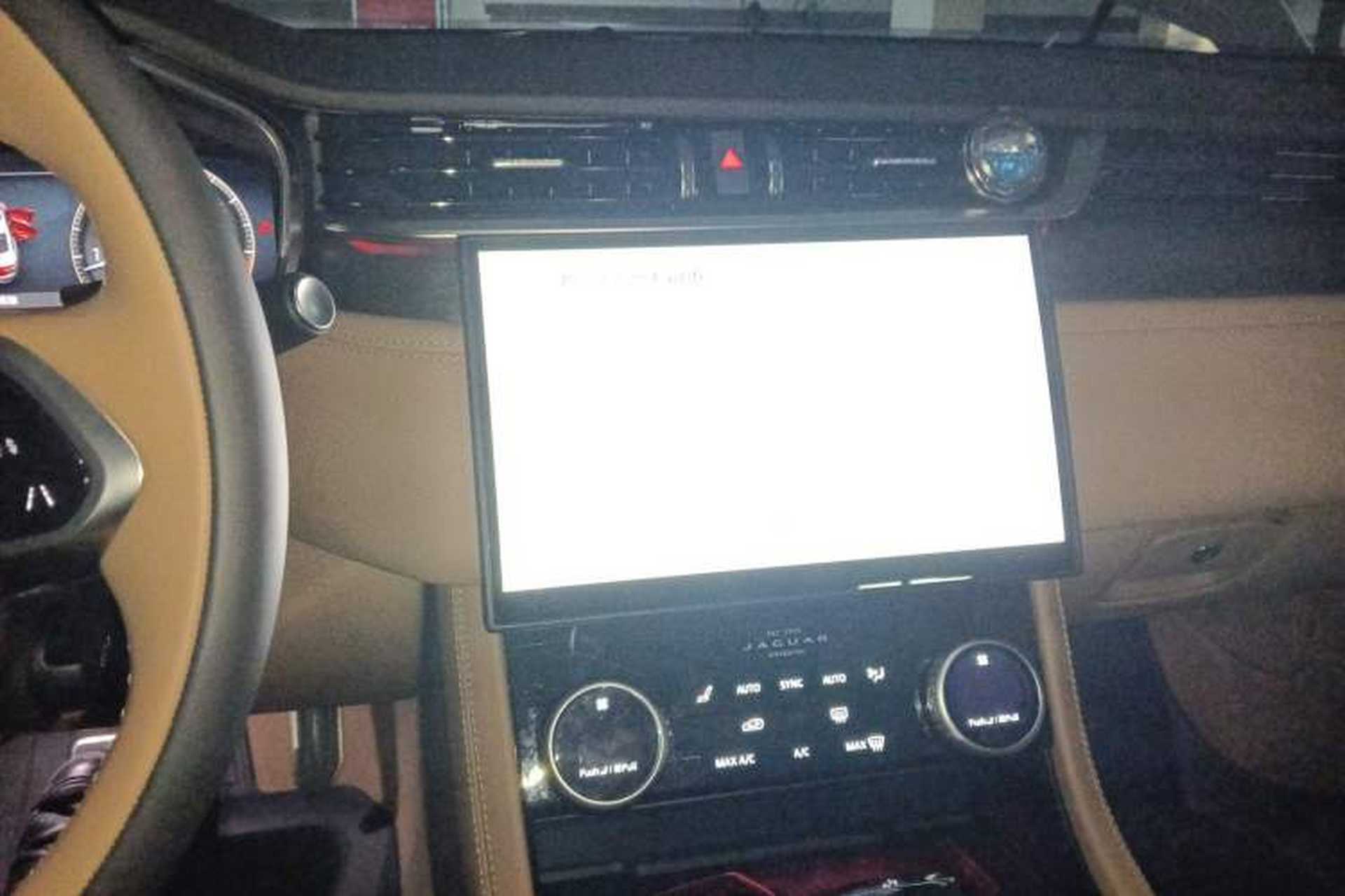Used Jaguar XFL 2025 Model—2.0T P250, Two-Wheel Drive, Premium Luxury Edition Audio And AC Panel