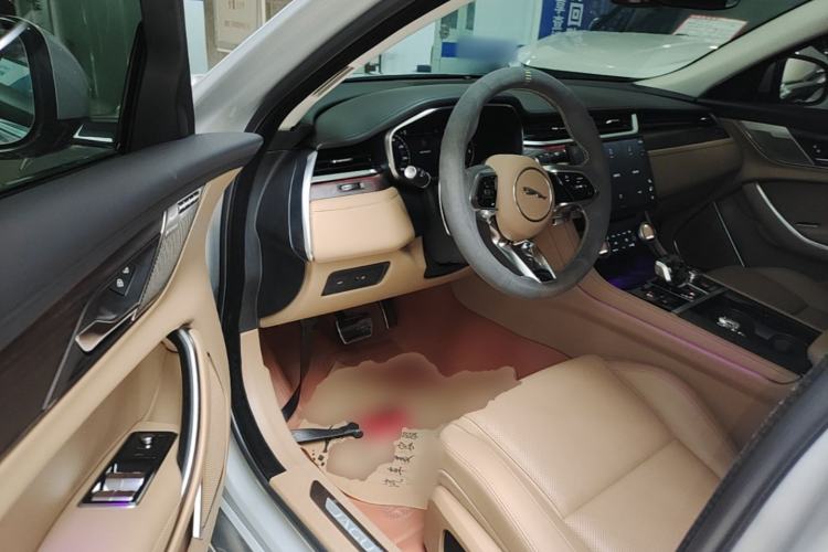 Used Jaguar XFL 2025 Model—2.0T P250, Two-Wheel Drive, Premium Luxury Edition Driver Seat