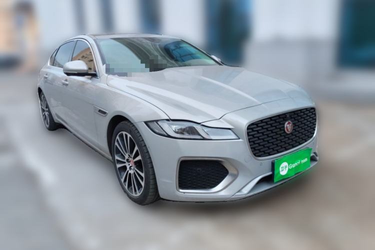 Used Jaguar XFL 2025 Model—2.0T P250, Two-Wheel Drive, Premium Luxury Edition Front Right 45 Deg