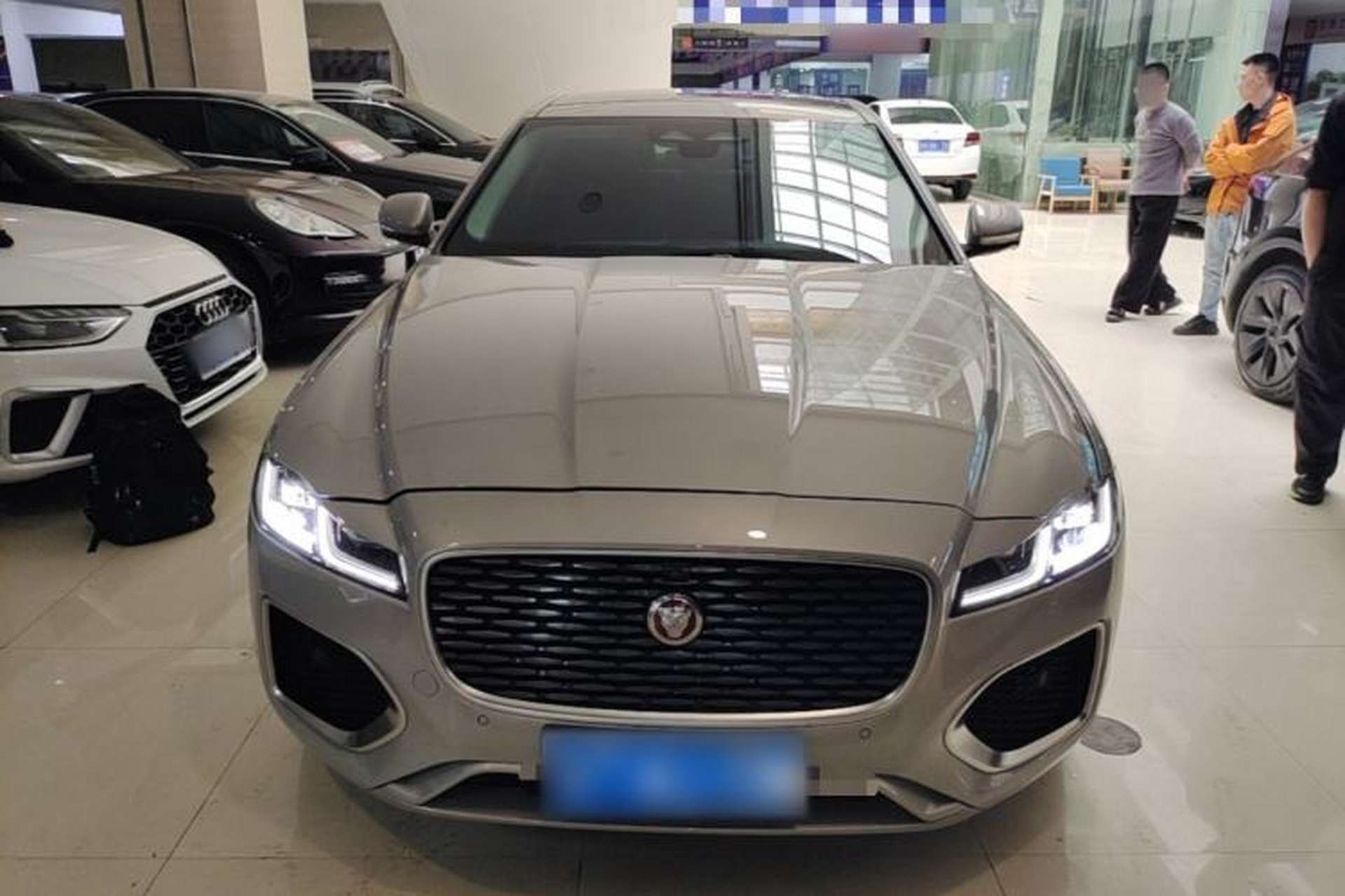 Used Jaguar XFL 2025 Model—2.0T P250, Two-Wheel Drive, Premium Luxury Edition Front