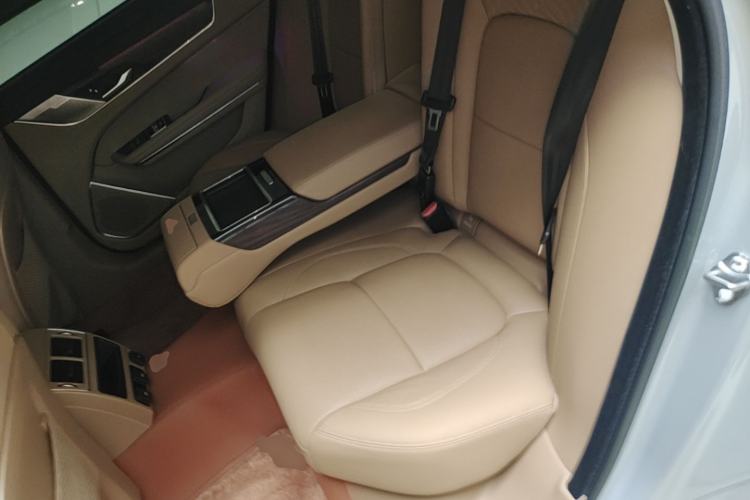 Used Jaguar XFL 2025 Model—2.0T P250, Two-Wheel Drive, Premium Luxury Edition Left Rear Seat
