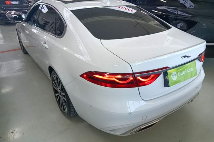 Used Jaguar XFL 2025 Model—2.0T P250, Two-Wheel Drive, Premium Luxury Edition Exterior 2